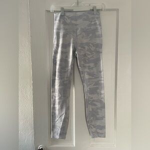 Lululemon Camo Leggings 6 Workout Casual Wear